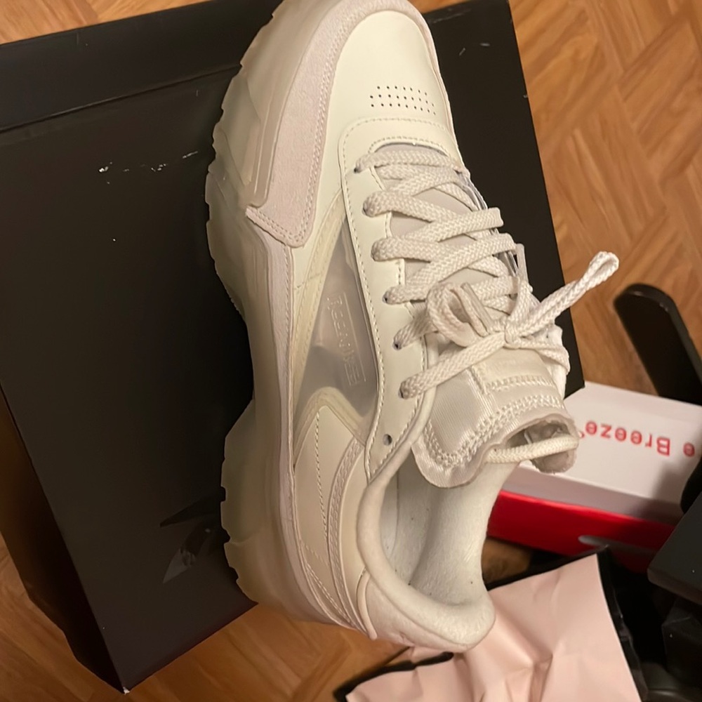 Cardi b reebox worn once